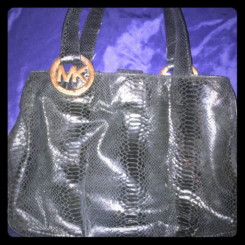 Michael kors purse (AUTHENTIC)